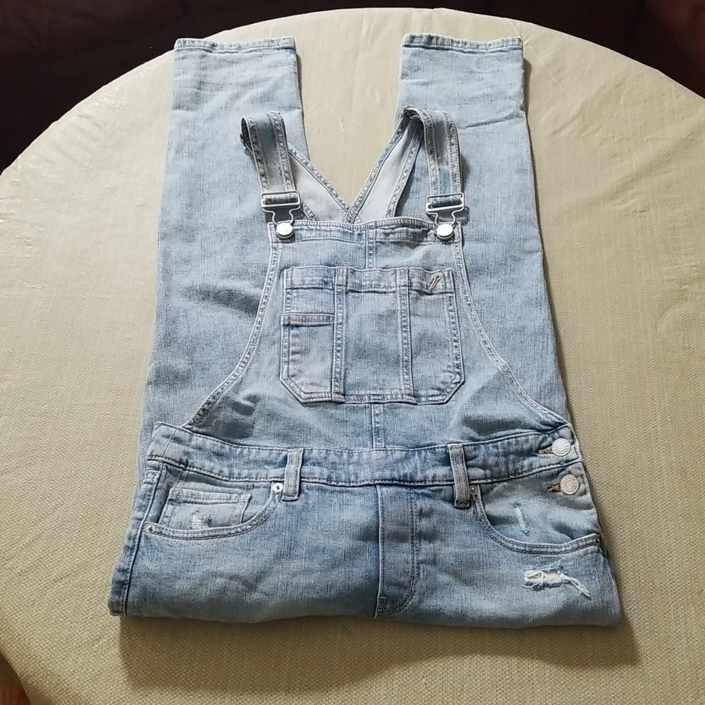🥳 Host Pick 🥳Garage Lightwash Denim Distressed Bib Overalls - Picture 4 of 12